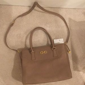 Ferragamo Beky Tote (nutmeg)